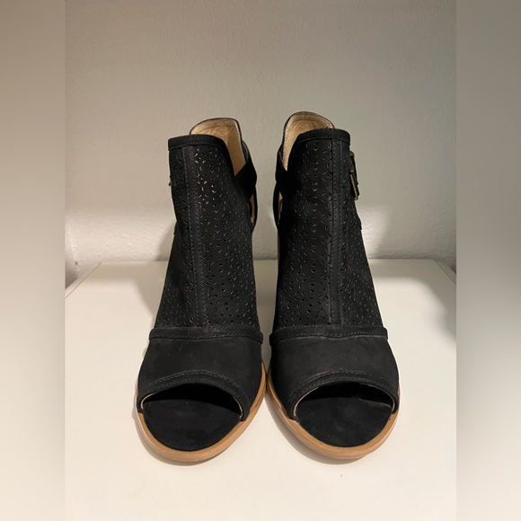 Tommy Hilfiger Ankle Booties - Picture 3 of 6